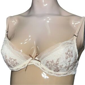 Valery Women’s Size 32C Cream Nude Lace Mesh Molded Lightly Padded Underwire Bra